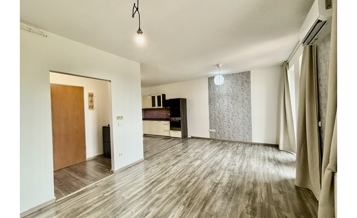 Na predaj 3 izbový byt s 2-ma balkónmi ,1parkovacie miesto v obci Rajka. - fotografia 10