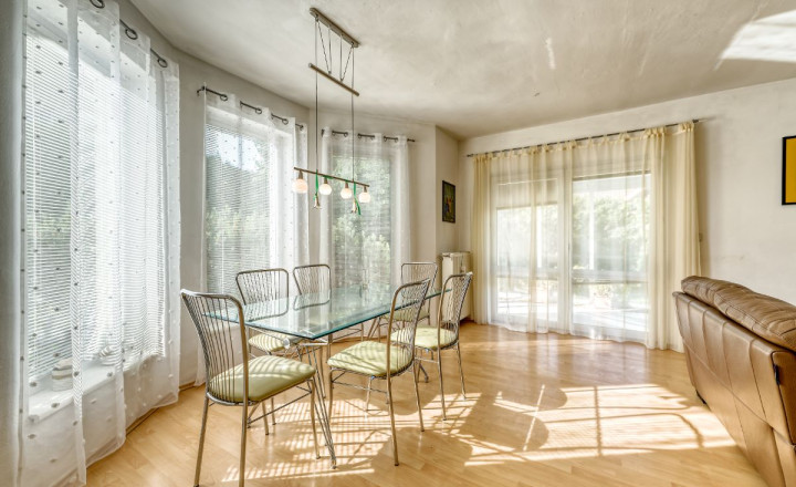 PRIESTRANNÝ RODINNÝ DOM V HAMULIAKOVE na pozemku 625 m2 - fotografia 7