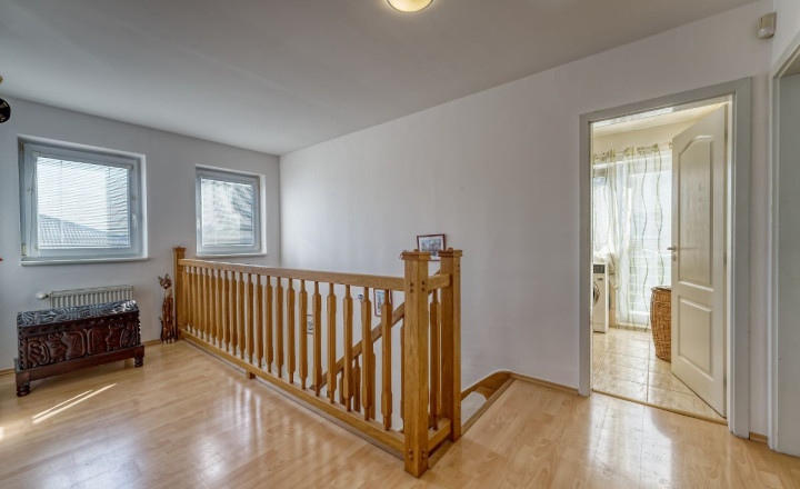 PRIESTRANNÝ RODINNÝ DOM V HAMULIAKOVE na pozemku 625 m2 - fotografia 17