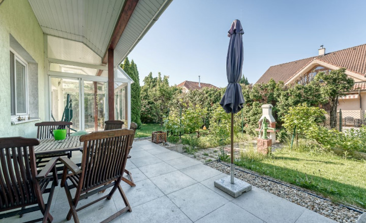 PRIESTRANNÝ RODINNÝ DOM V HAMULIAKOVE na pozemku 625 m2 - fotografia 38