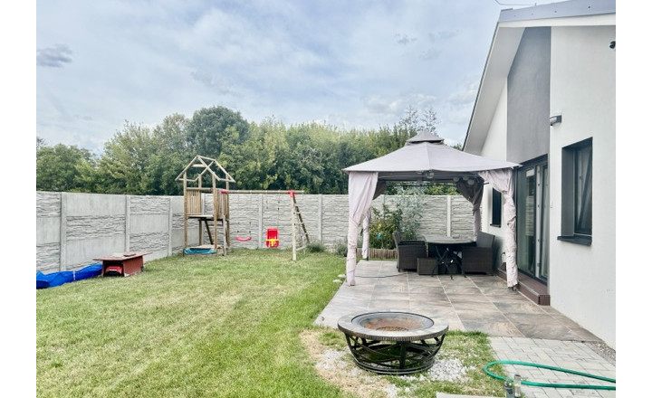 MODERNÁ NOVOSTAVBA S VEĽKÝM POZEMKOM  V OBCI BLAHOVÁ - fotografia 23