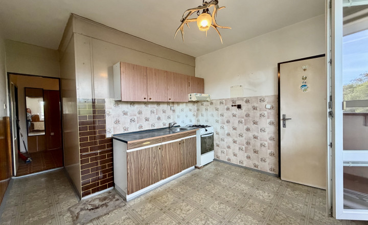 VEĽKOMETRÁŽNY 2-IZBOVÝ BYT V ÚPLNOM CENTRE ŠAMORÍNA | 65,58 m² | ZASKLENÝ BALKÓN - fotografia 7
