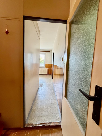 VEĽKOMETRÁŽNY 2-IZBOVÝ BYT V ÚPLNOM CENTRE ŠAMORÍNA | 65,58 m² | ZASKLENÝ BALKÓN - fotografia 5