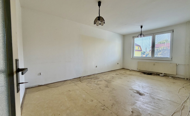 VEĽKOMETRÁŽNY 2-IZBOVÝ BYT V ÚPLNOM CENTRE ŠAMORÍNA | 65,58 m² | ZASKLENÝ BALKÓN - fotografia 4