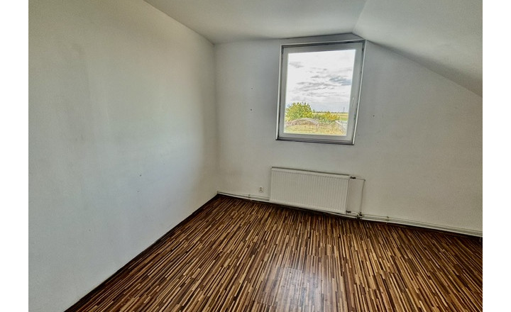Komfortné bývanie v dvojgeneračnom 7 izbovom rod. dome v obci Vieska. - fotografia 30