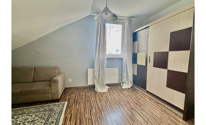 Komfortné bývanie v dvojgeneračnom 7 izbovom rod. dome v obci Vieska. - fotografia 31
