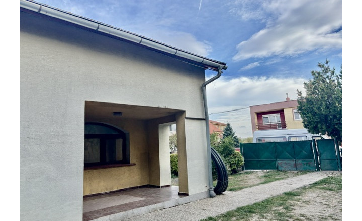 Komfortné bývanie v dvojgeneračnom 7 izbovom rod. dome v obci Vieska. - fotografia 35