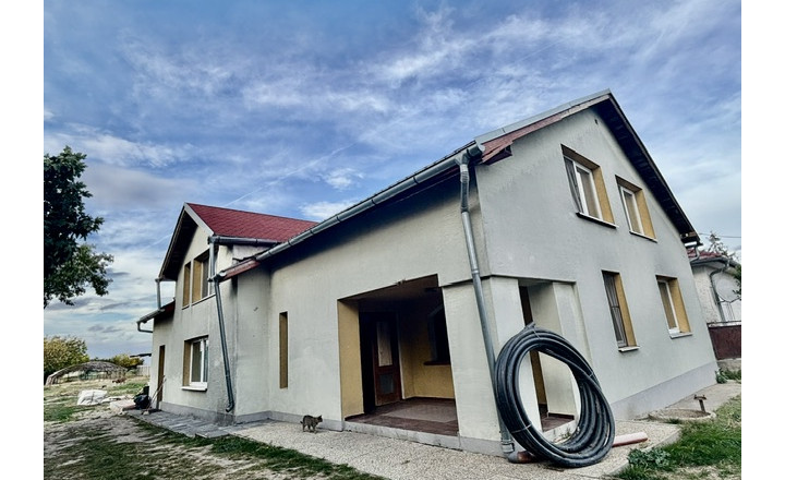 Komfortné bývanie v dvojgeneračnom 7 izbovom rod. dome v obci Vieska. - fotografia 39