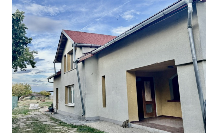 Komfortné bývanie v dvojgeneračnom 7 izbovom rod. dome v obci Vieska. - fotografia 40