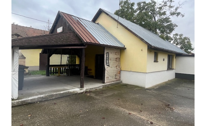 Predaj -bývalý Hostinec v obci Macov. - fotografia 13