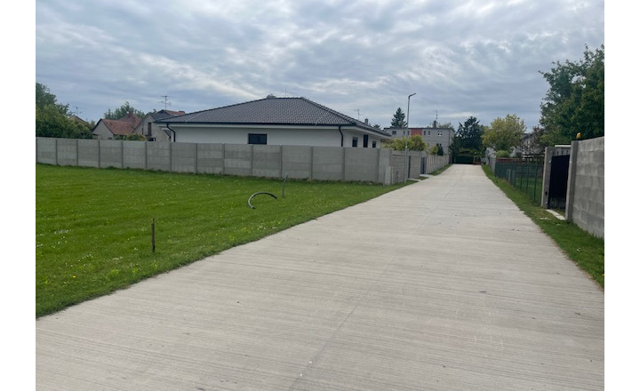 3 KS -Slnečné pozemky v obci Rohovce- ideálne miesto pre váš nový domov. - fotografia 6