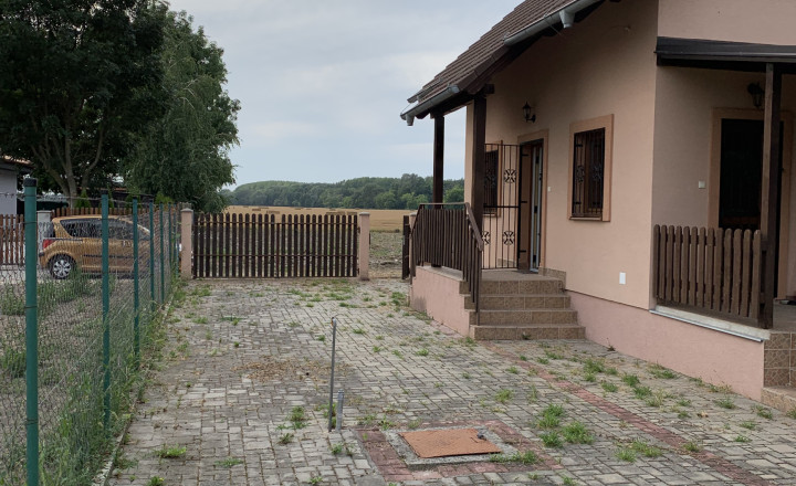 Ohrady – predaj celoročne obývateľnej záhradnej chaty v rekreačnej časti pri Klátovskom ramene. - fotografia 9