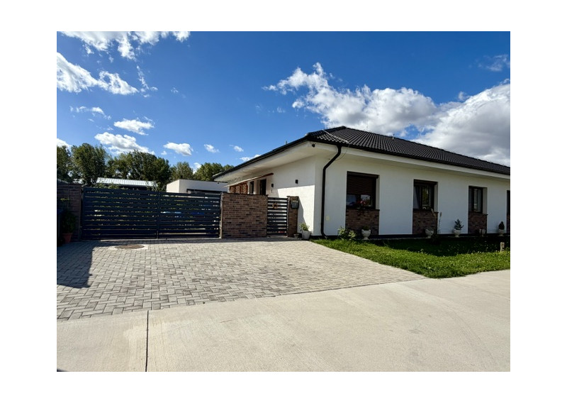 Na predaj 3-izbový rodinný dom v dvojdome – 75 m² + terasa 12 m², Dunajský Klátov