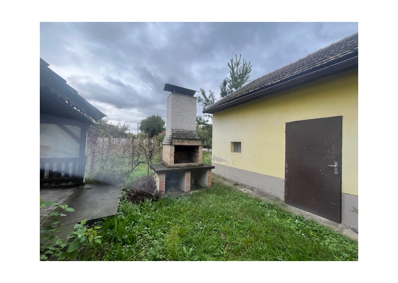 Predaj -bývalý Hostinec v obci Macov.