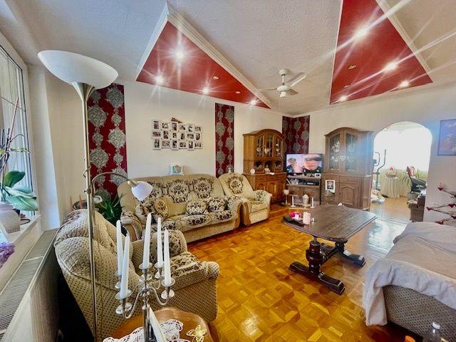 LEHNICE - Veľký Lég, na predaj veľký 3. izb. byt aj s garážou