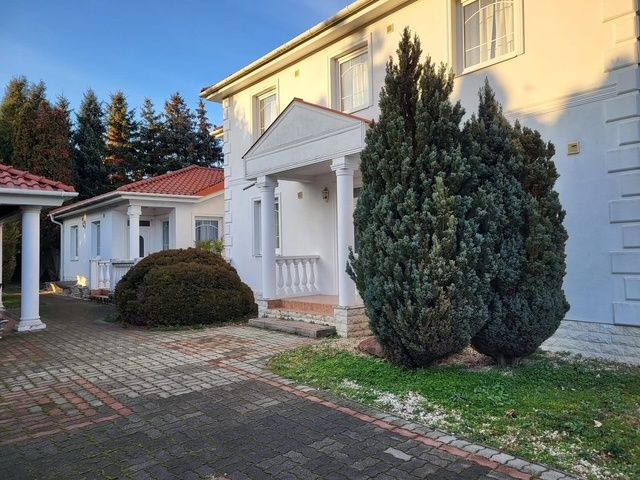 Predaj viacgeneračného domu v maďarskom meste Mosonmagyaróvár.