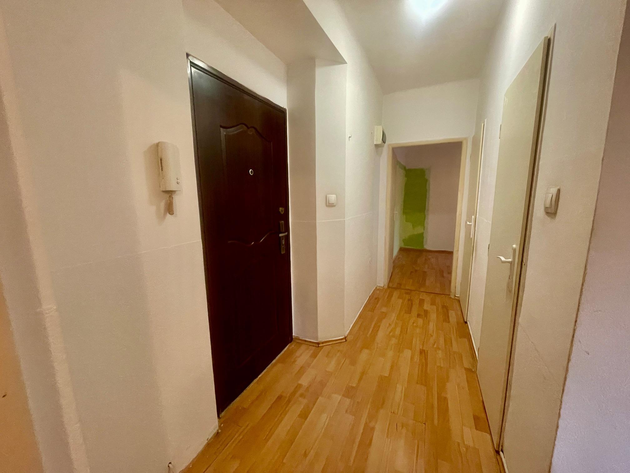 REZERVOVANÉ - predaj 2 izb. byt v Šamoríne, Školská ulica.