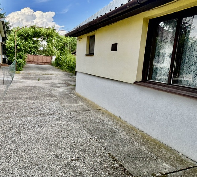 Predaj -bývalý Hostinec v obci Macov.