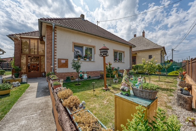 Na predaj kompletne zrekonštruovaný 3-izbový rodinný dom v Šamoríne – časť Mliečno