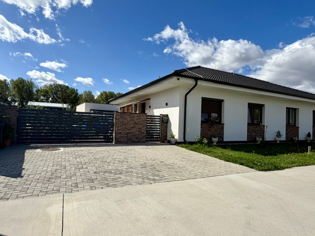 Na predaj 3-izbový rodinný dom v dvojdome – 75 m² + terasa 12 m², Dunajský Klátov